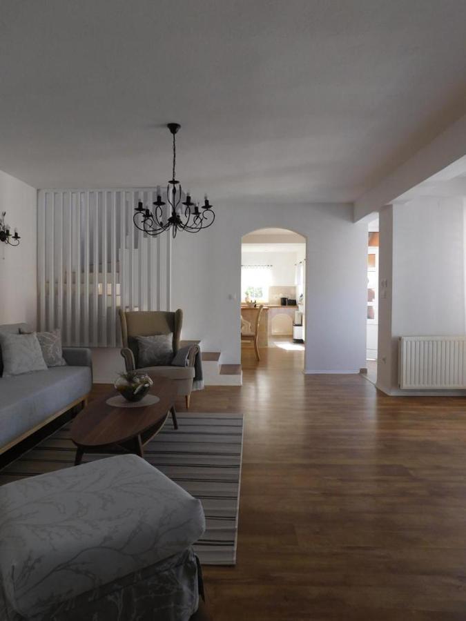 Lea Apartment *